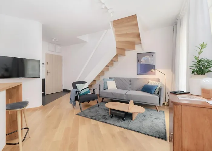 Two Level Apartment 2Waters By Renters
