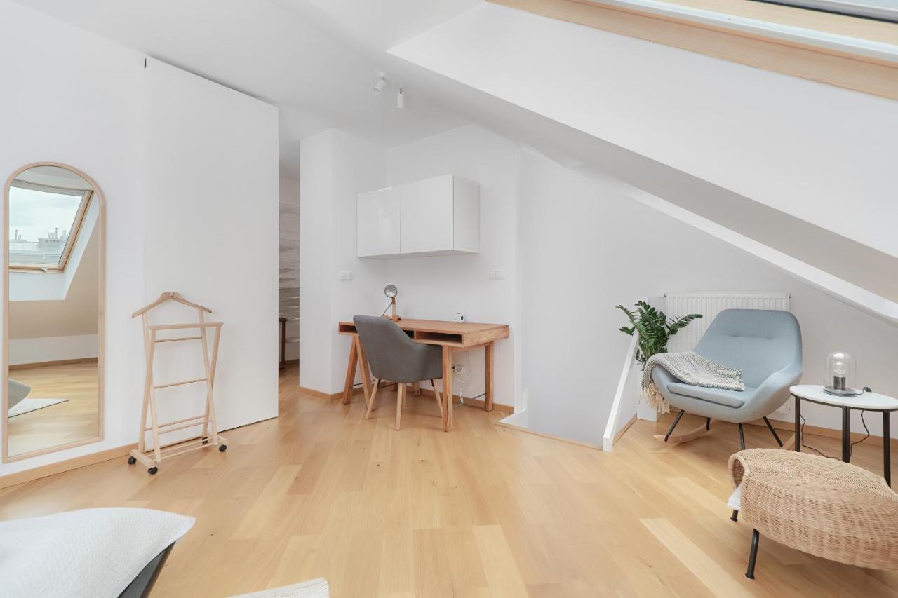 Two Level 2waters By Renters *