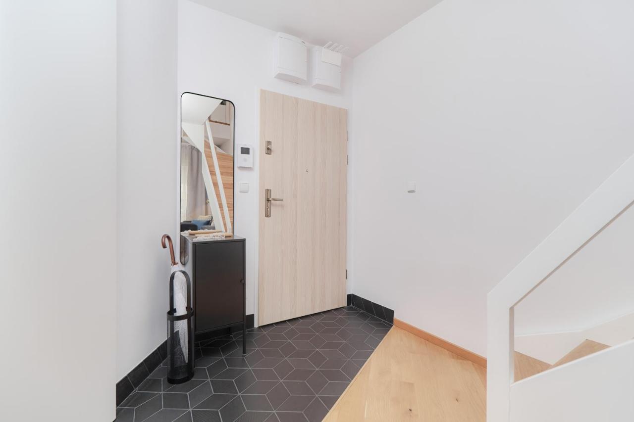 Two Level 2waters By Renters